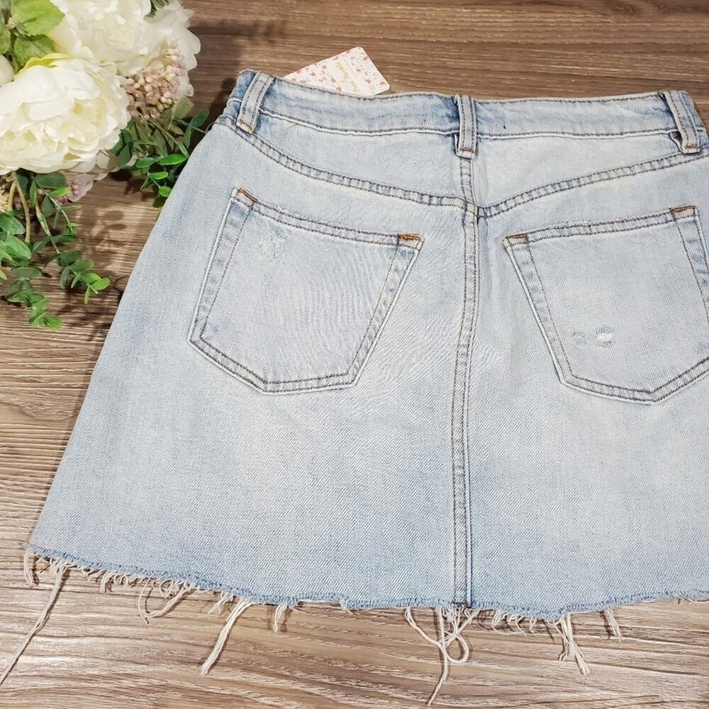 Free People Denim Mini Skirt Light Wash Distressed Button Fly Raw Hem High Rise - Picture 8 of 11